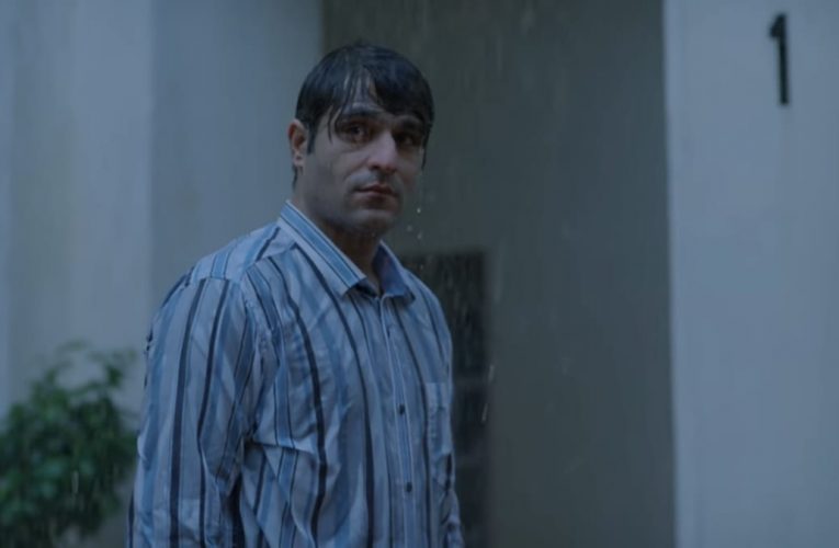 Sandeep Bhaiya Standing in Rain Crying Video Meme – Aspirants